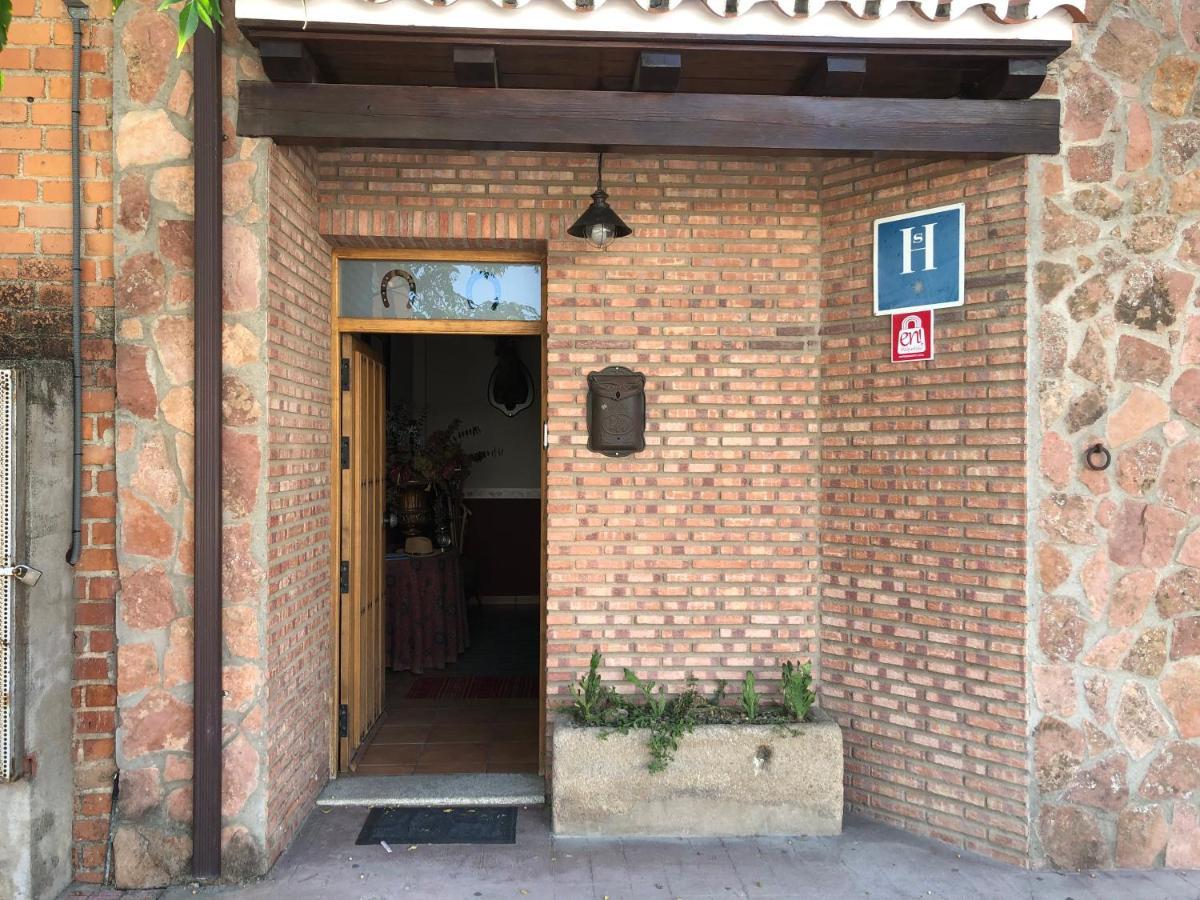 Hostal La Caballeriza Malpartida de Cáceres Extérieur photo